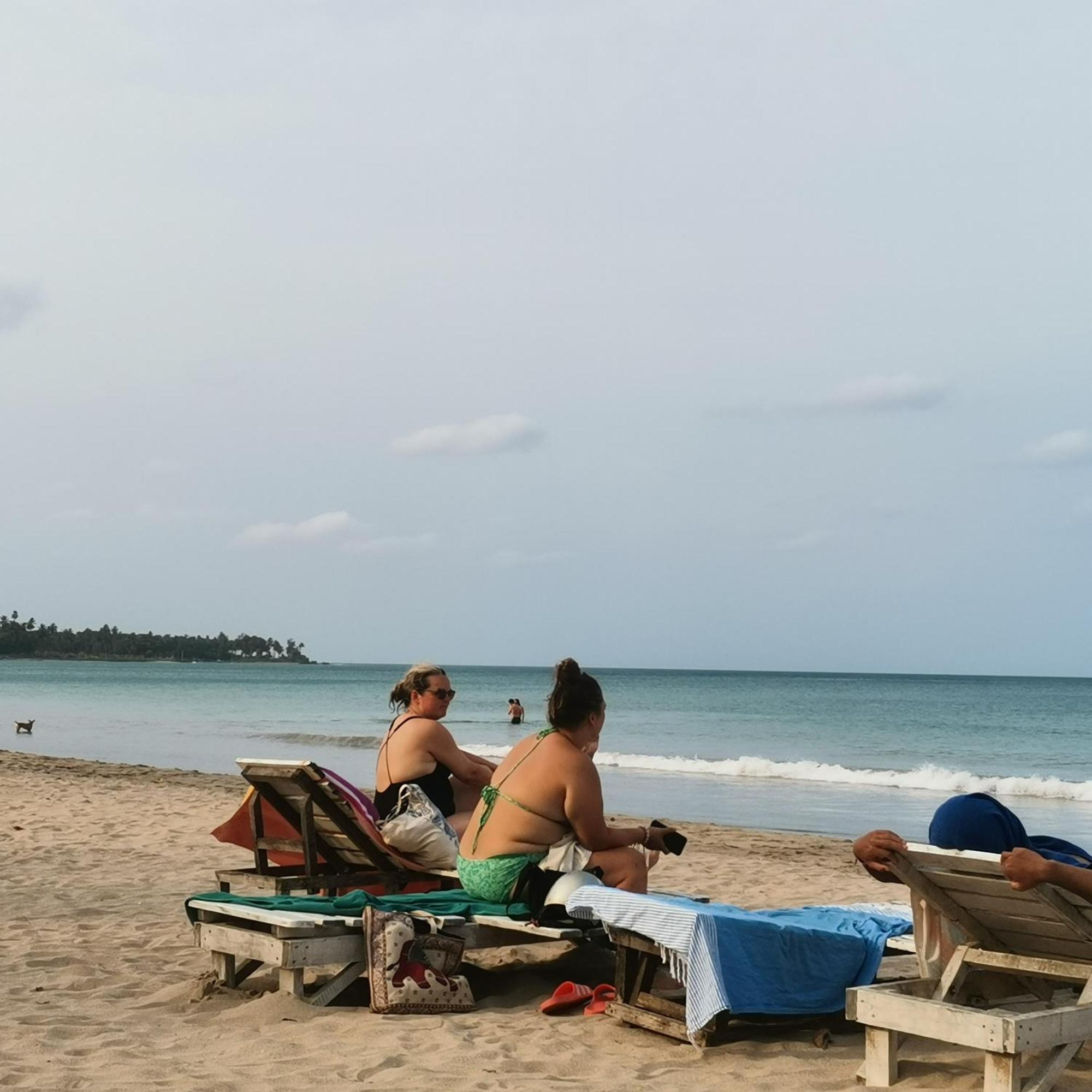 Surf Reef Beach Trincomalee Extérieur photo