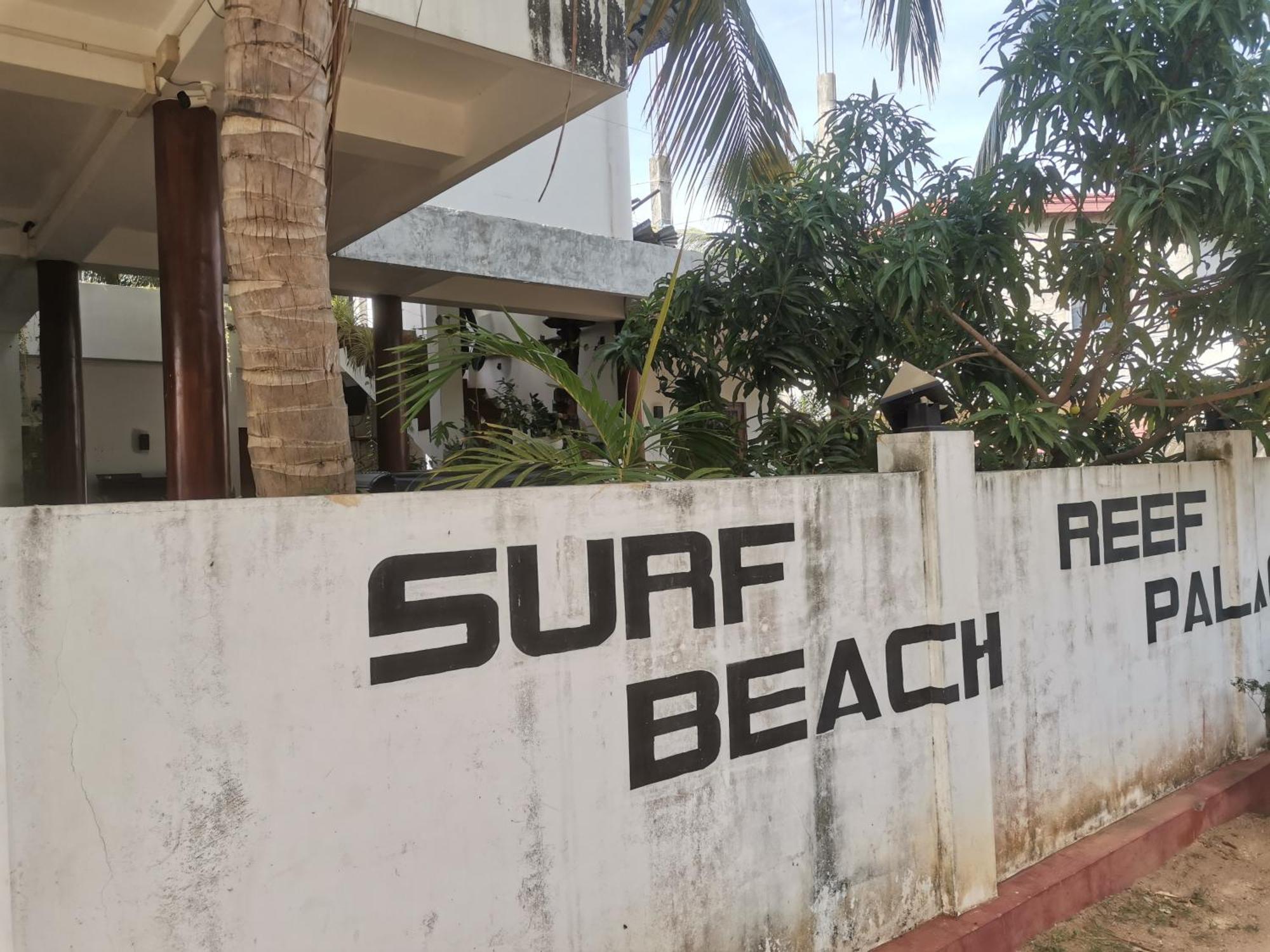Surf Reef Beach Trincomalee Extérieur photo